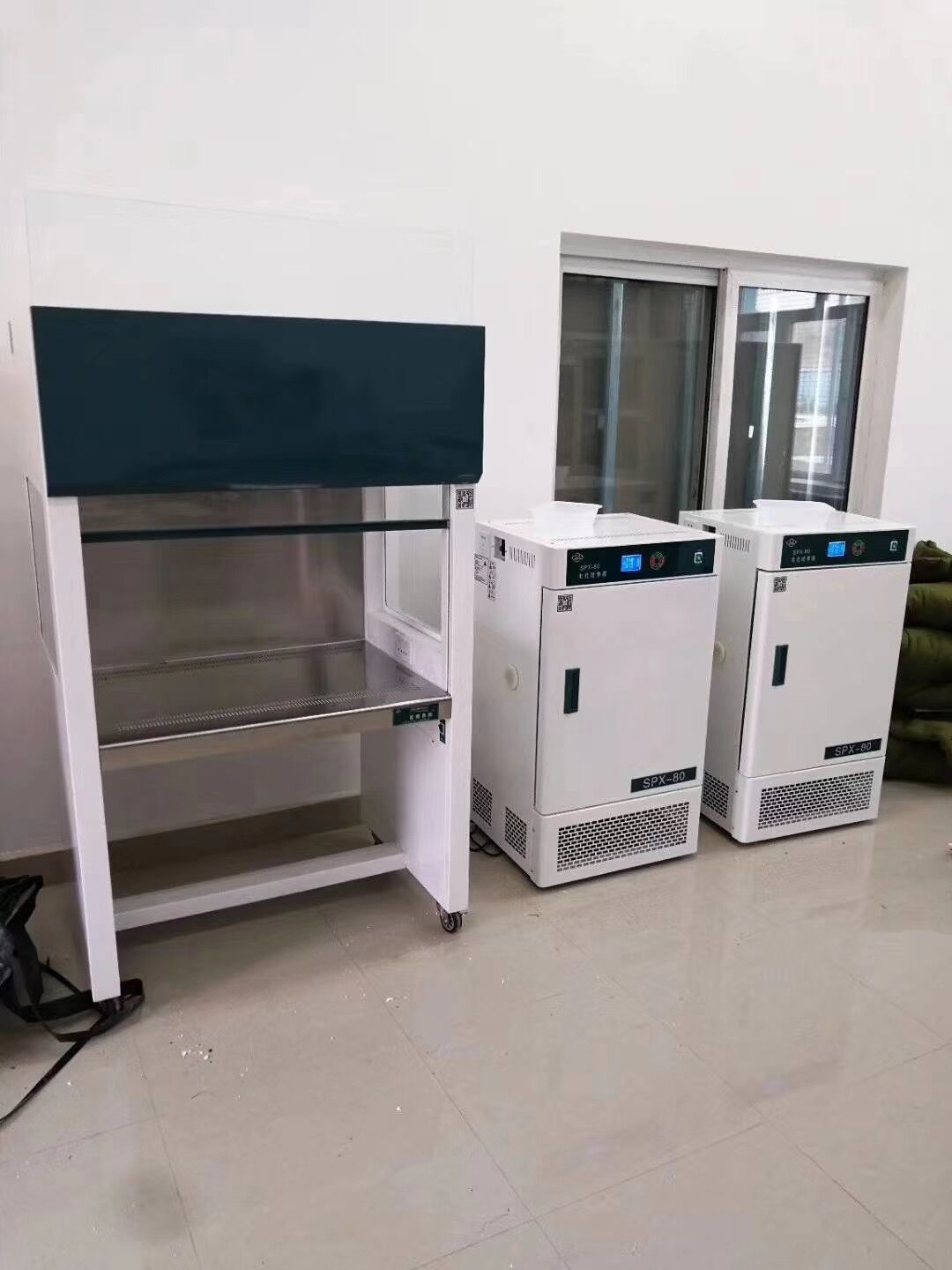 standard Laminar flow hood